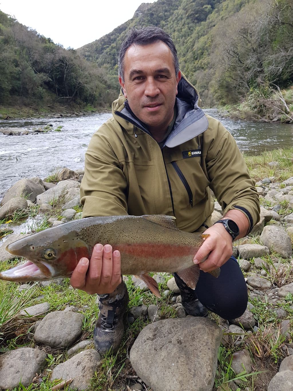 Holiday activity on a New Zealand farm with a professional knife making course using premium European steel and traditional techniques. Knife maker Kelvin, is a keen fisherman too
